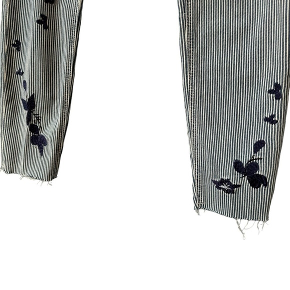 ✨3/$20✨ Old Navy Blue White Striped Mid Rise Rockstar Ankle Raw Hem Jeans. Sz 4 - Picture 5 of 12